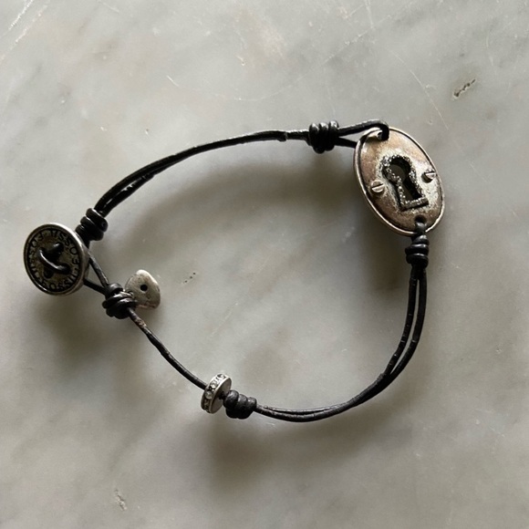 Bundle of 3 Fossil Adjustable Bracelets Turquoise & Leather with Fossil Logo - Picture 12 of 16